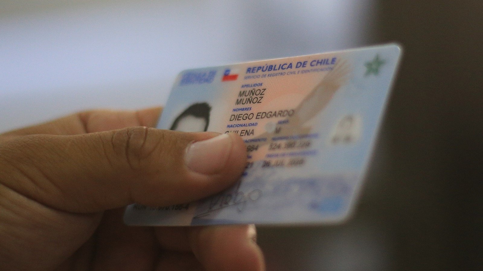 Registro Civil entregó carnet con RUT equivocado a ciudadano analfabeto, lo demandó por usurpación de identidad y ahora deberá indemnizarlo con $20 millones