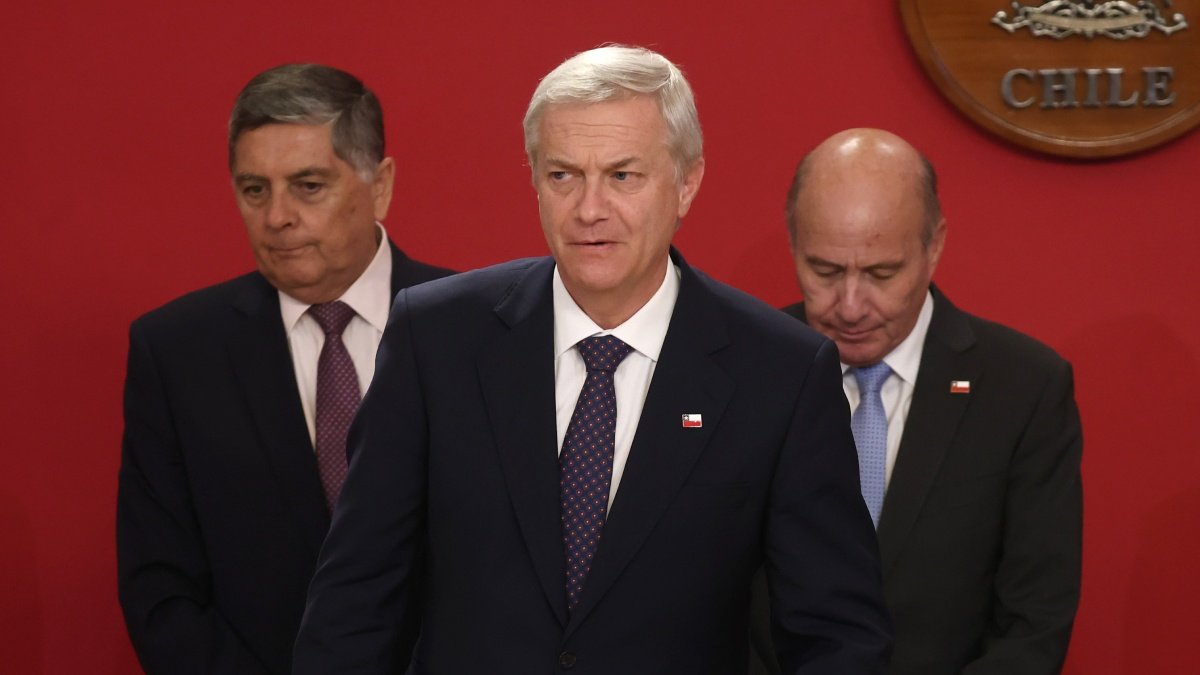 FRVS advierte "visos de ilegalidad absoluta" en la megarreforma y exige a Kast un "diálogo nacional"