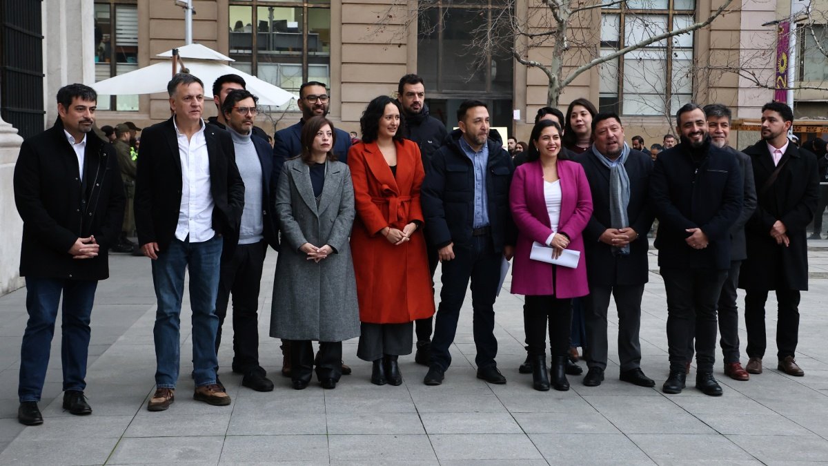 Compensación territorial: alcaldes de oposición piden veto de Kast para modificar la megarreforma