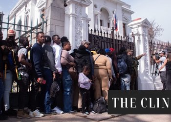 La masiva protesta en la embajada de Haití: manifestantes acusan irregularidades en la obtención de documentos