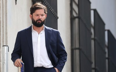 De 7 a 10 millones de pesos brutos: Presidencia explicó alza en sueldo de Boric