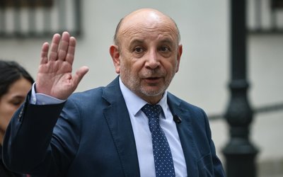 Senador Castro acusa "medida de presión" al Congreso por plan económico de Kast