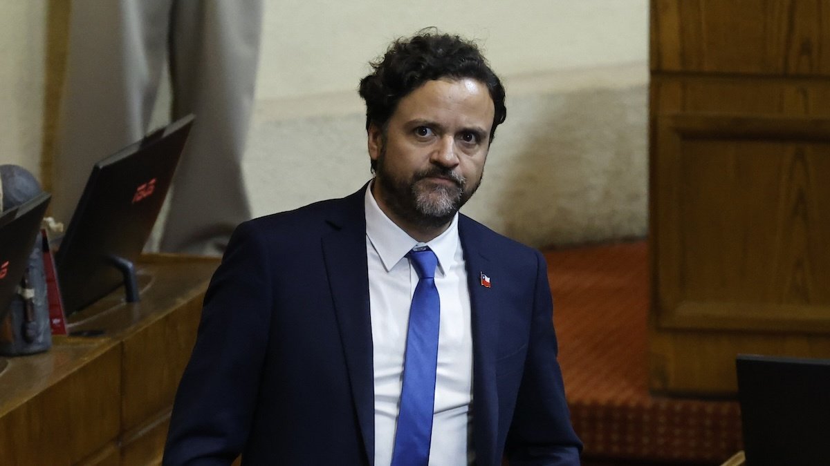 {{ self.custom_title }}