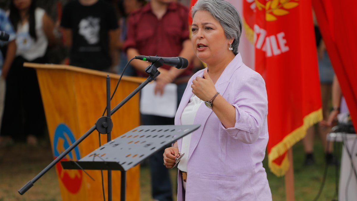 Jeannette Jara en la Fiesta de los Abrazos: "La derrota siempre es breve"