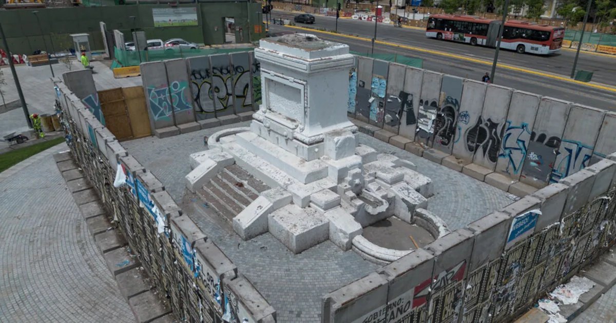 Quiénes son los integrantes del Consejo de Monumentos Nacionales que deben definir destino de la estatua de Baquedano