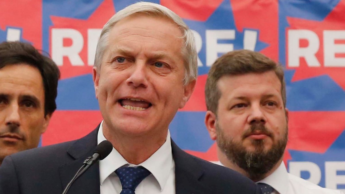 {{ self.custom_title }}