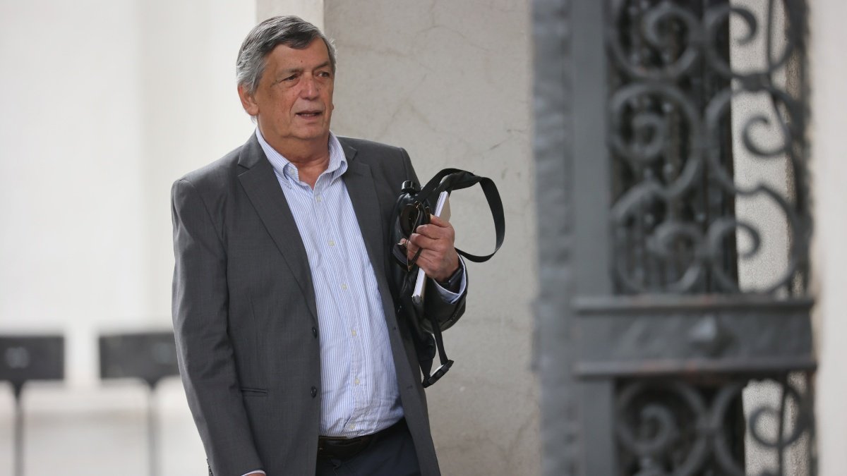 Carmona acusa que en debate se "trató de pillar volando bajo a Jara"