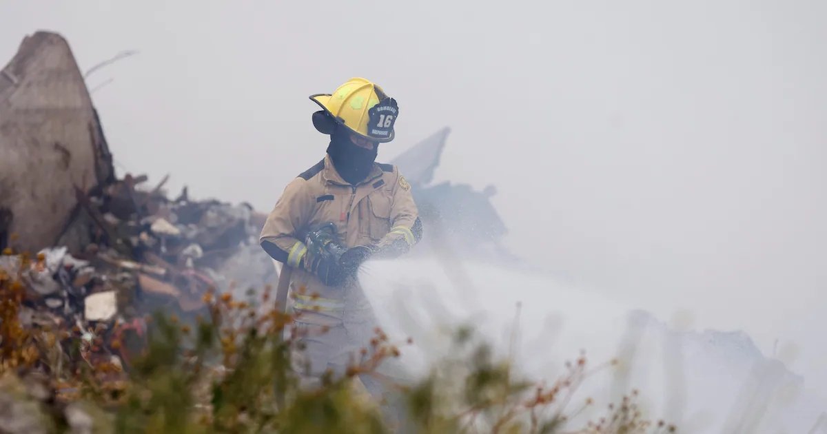 Combaten cuatro incendios forestales en el país: siniestros se ubican Maule y La Araucanía