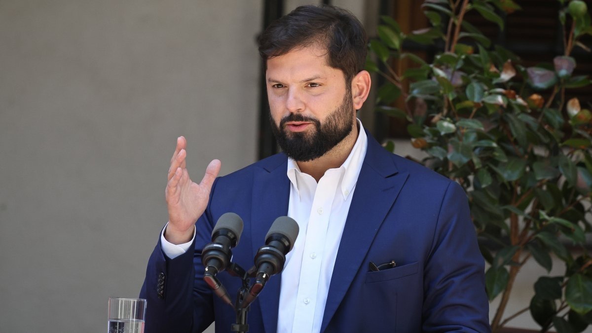 {{ self.custom_title }}