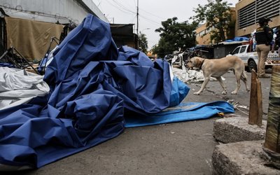 Comerciantes piden "formalizarse" tras operativo contra los "toldos azules" en Meiggs