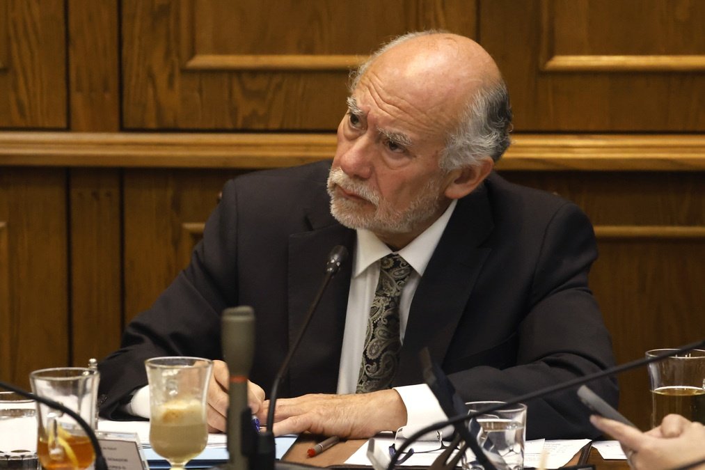 Iván Flores: El indulto a uniformados es totalmente contradictorio con un "Gobierno de emergencia"