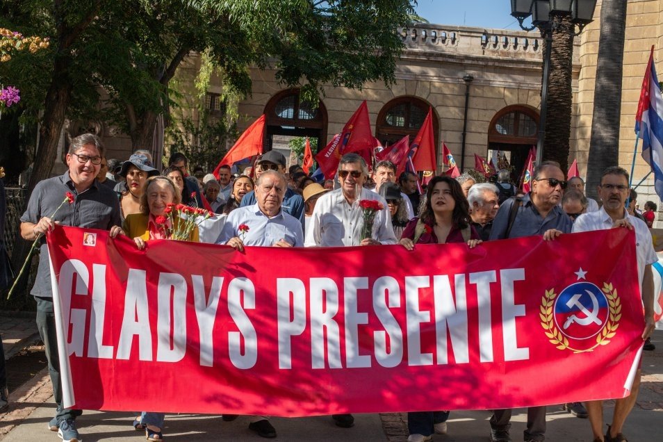 A 21 años de su muerte, Gladys Marín hoy "estaría estremecida", afirma el PC