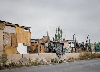 Desalojo del campamento Santa Marta: municipio presenta querella por arriendo ilegal de los terrenos