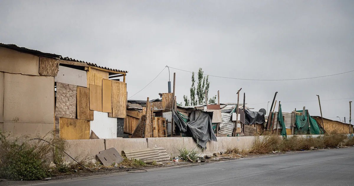 Desalojo del campamento Santa Marta: municipio presenta querella por arriendo ilegal de los terrenos