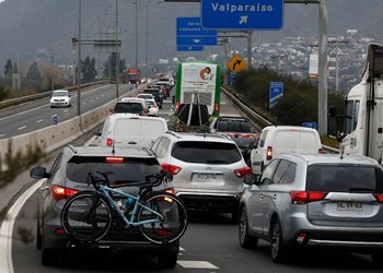Más de 549 mil vehículos saldrían de la RM en Año Nuevo: mayor flujo se concentraría el miércoles
