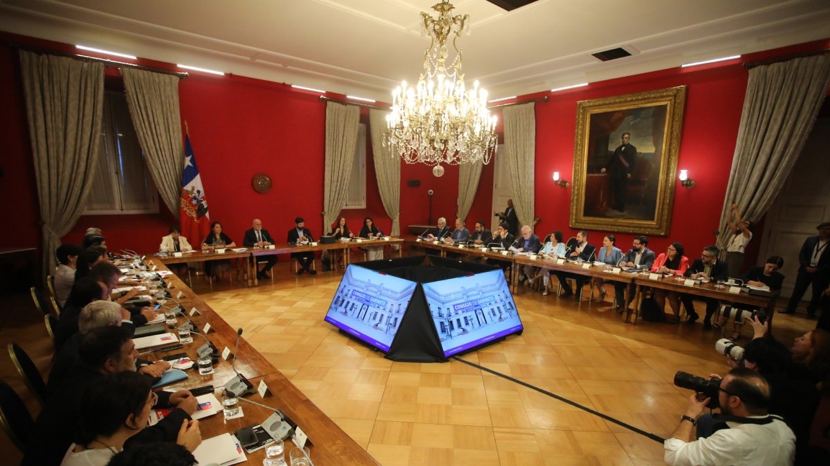 Boric encabezó consejo de gabinete final: "Trabajaremos hasta el último día"