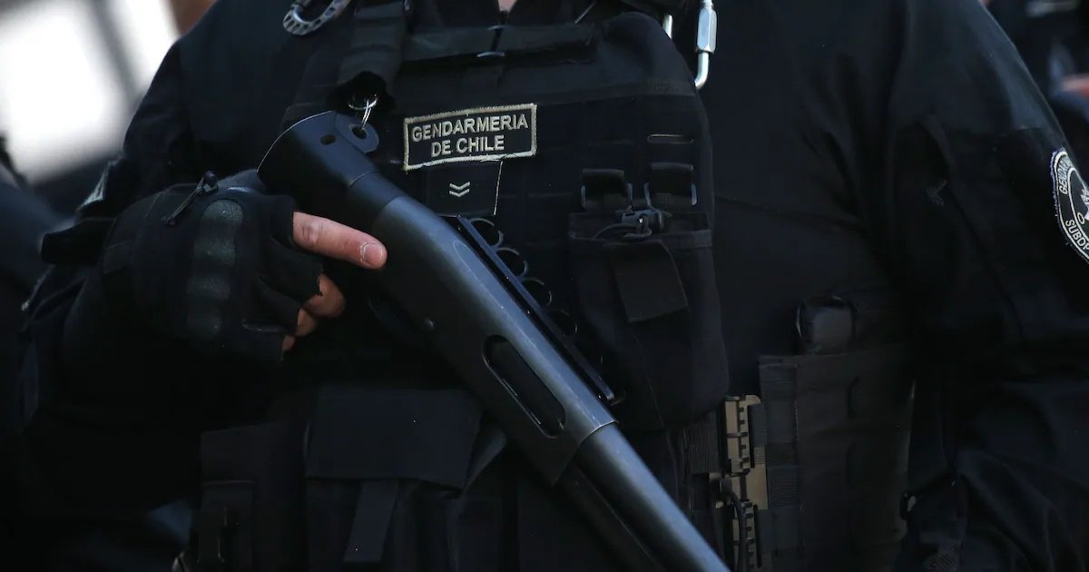 Gendarme muere por disparo en sala de armas de la institución en Tarapacá