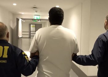 Extraditan a Colombia a presunto líder de “Los Shottas”, detenido en Curicó por caso de homicidio