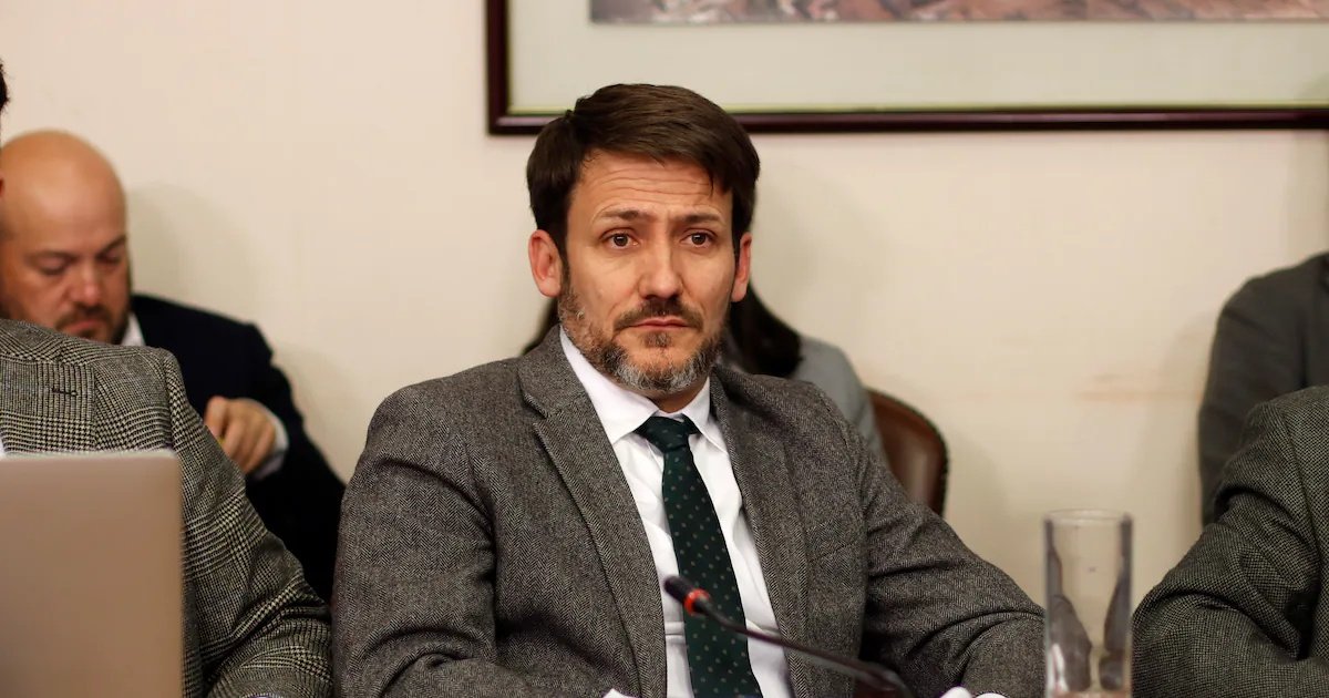 Comisión revisora de la AC contra Pardow sesionará este lunes y contará con la presencia del exministro