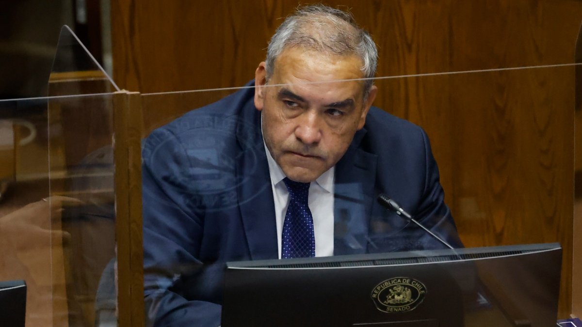 Fidel Espinoza arremetió contra "canallesco senador" Chahuán por proyecto copy-paste de conmutaciones