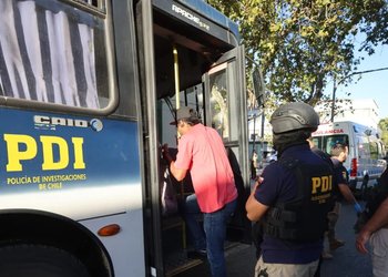 Carabineros y PDI realizan masivo operativo en La Vega Central: se detectaron alrededor de 40 personas  en situación migratoria irregular