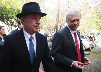 Senador PC acusa que plan de reconstrucción de Kast es una "contrarreforma tributaria"